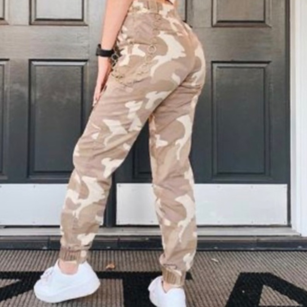 Hollister Cargo Camo joggers